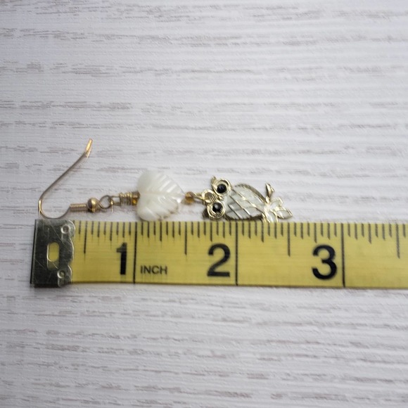 Enamel Owl Mother of Pearl Heart Dangle Earrings - Picture 4 of 4